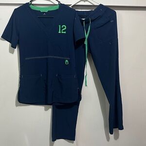 Carhartt Navy and Green Scrub Top